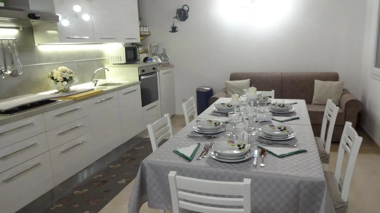 Sweet Holiday House Apartment Fontane Bianche